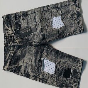 Road narrows nyc youth boys Long bike skate shorts Distressed size 16